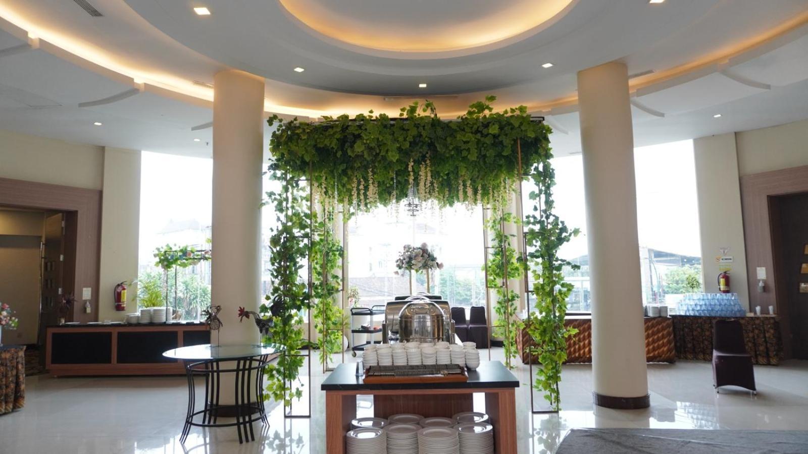 Cavinton Hotel Malioboro Yogyakarta By Tritama Hospitality Экстерьер фото
