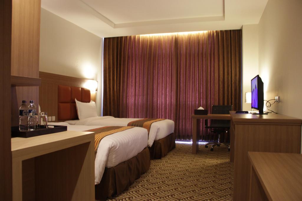 Cavinton Hotel Malioboro Yogyakarta By Tritama Hospitality Экстерьер фото