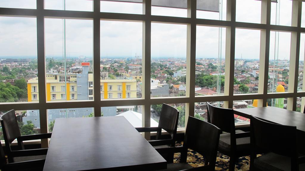 Cavinton Hotel Malioboro Yogyakarta By Tritama Hospitality Экстерьер фото