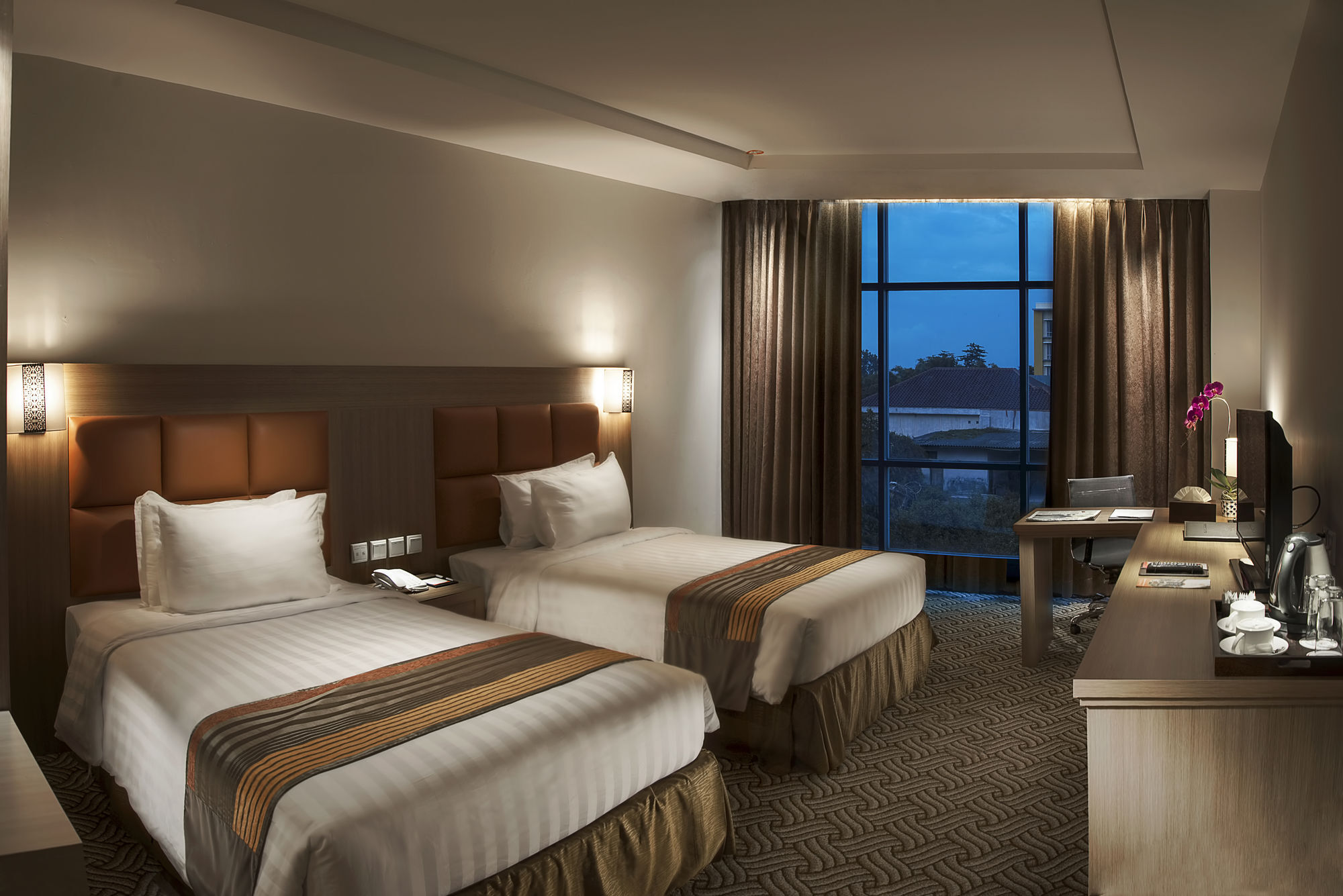 Cavinton Hotel Malioboro Yogyakarta By Tritama Hospitality Экстерьер фото