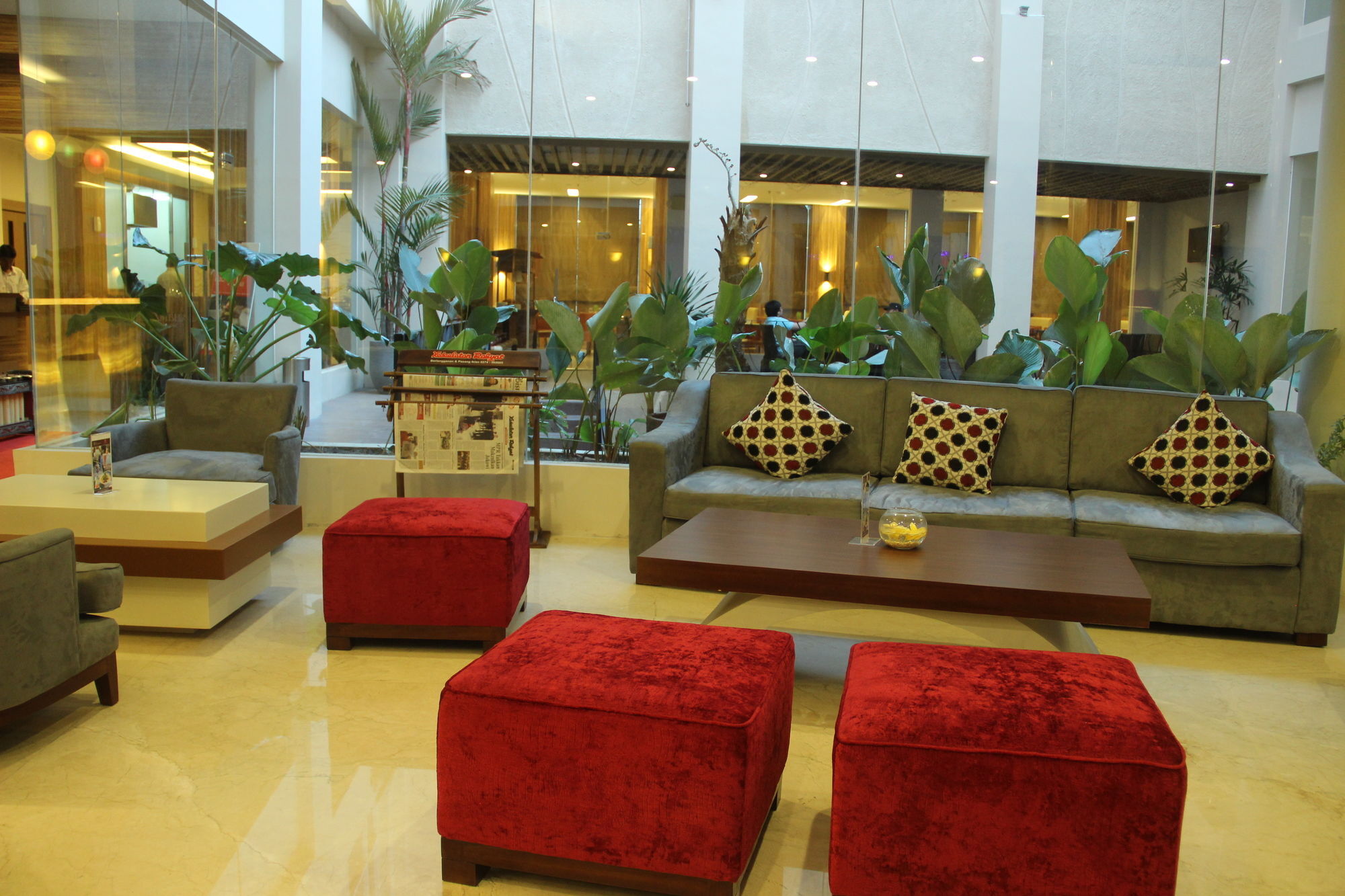 Cavinton Hotel Malioboro Yogyakarta By Tritama Hospitality Экстерьер фото