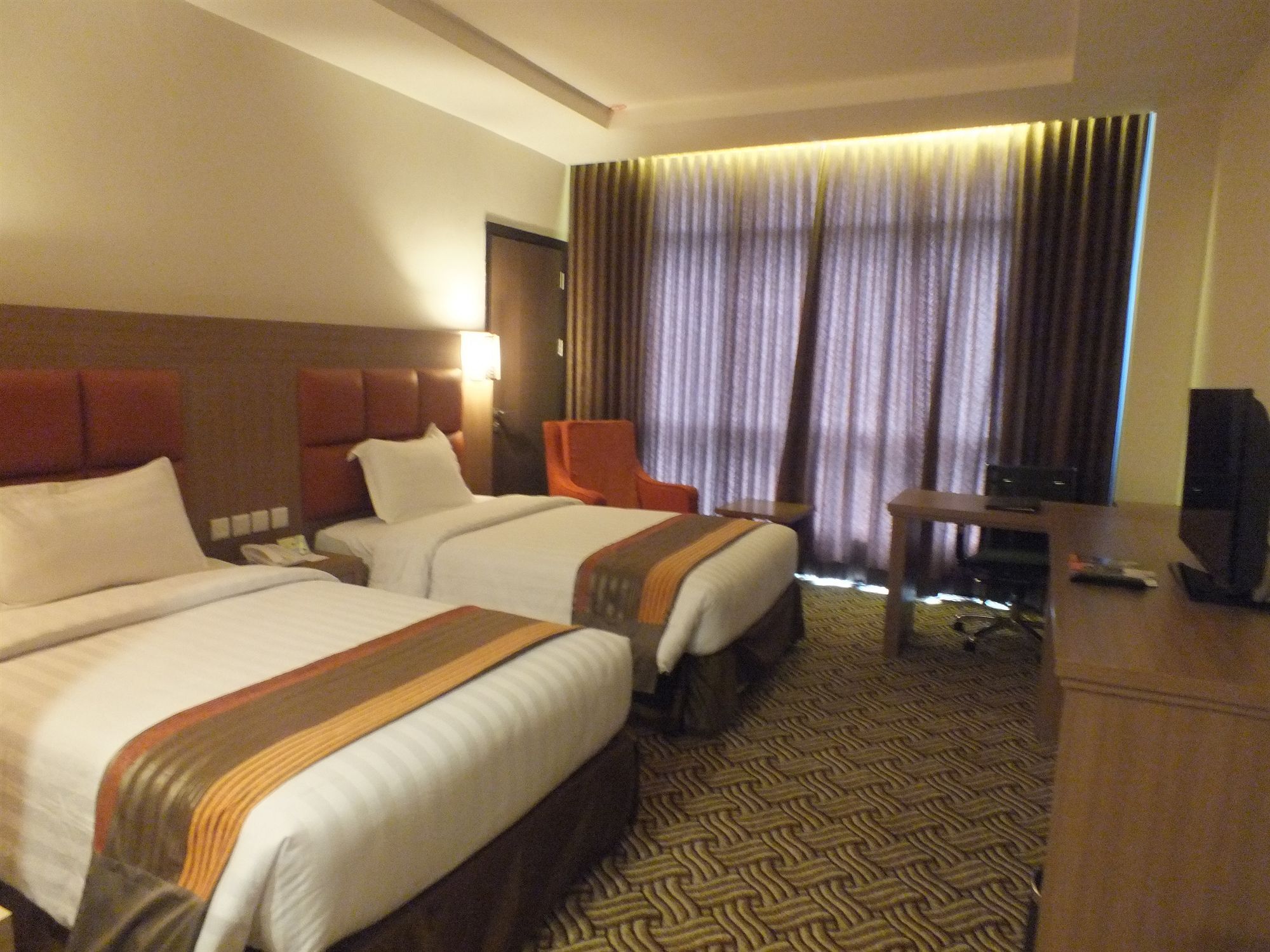 Cavinton Hotel Malioboro Yogyakarta By Tritama Hospitality Экстерьер фото