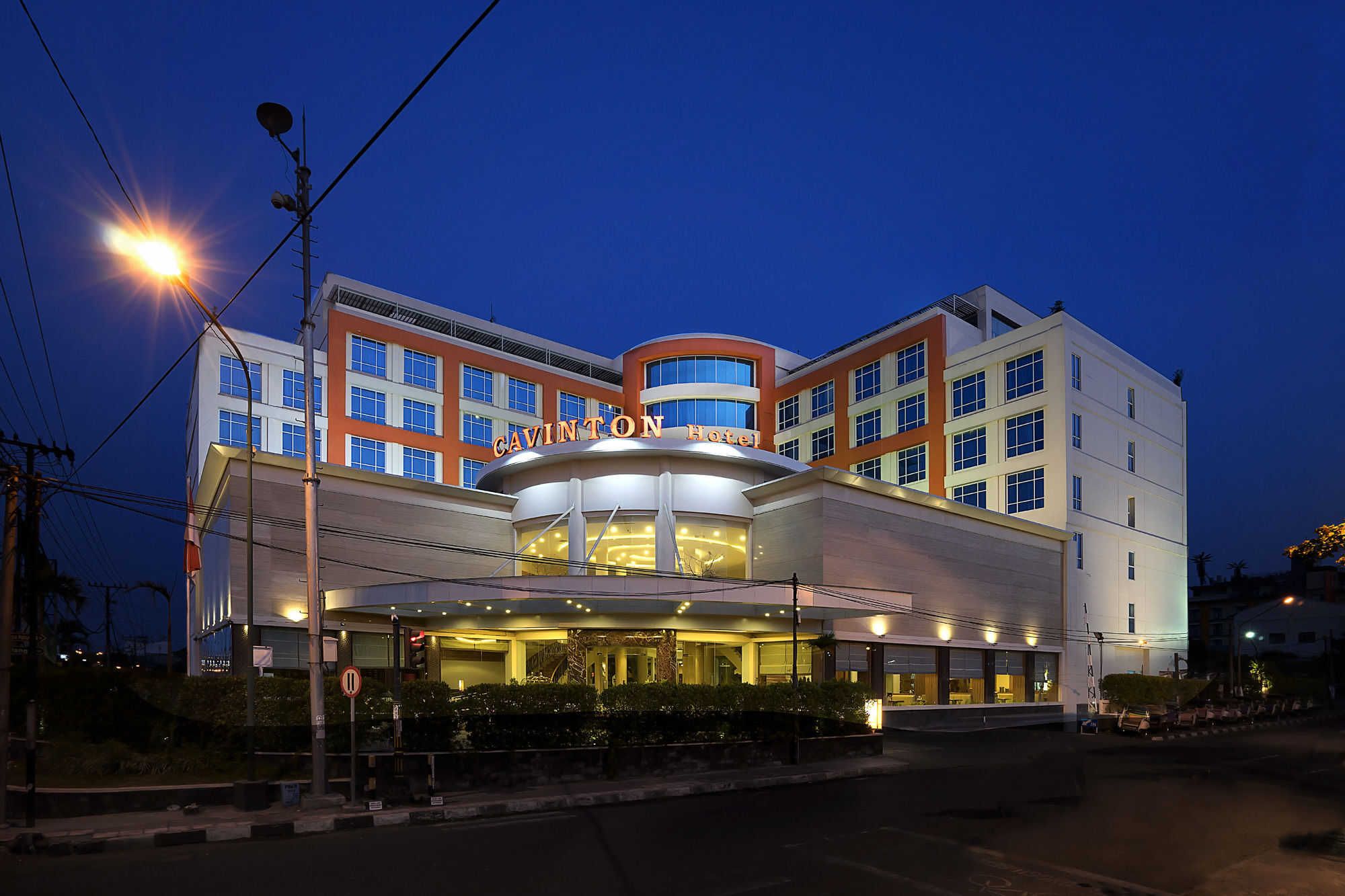 Cavinton Hotel Malioboro Yogyakarta By Tritama Hospitality Экстерьер фото